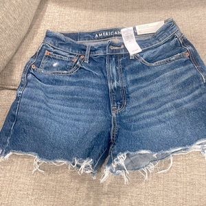 American Eagle size 6 Highest Rise 90’s Boyfriend shorts